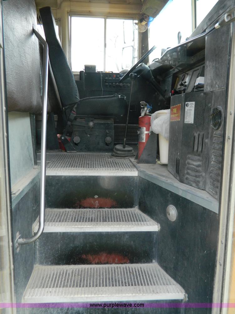 image for item G7851 1992 International school bus