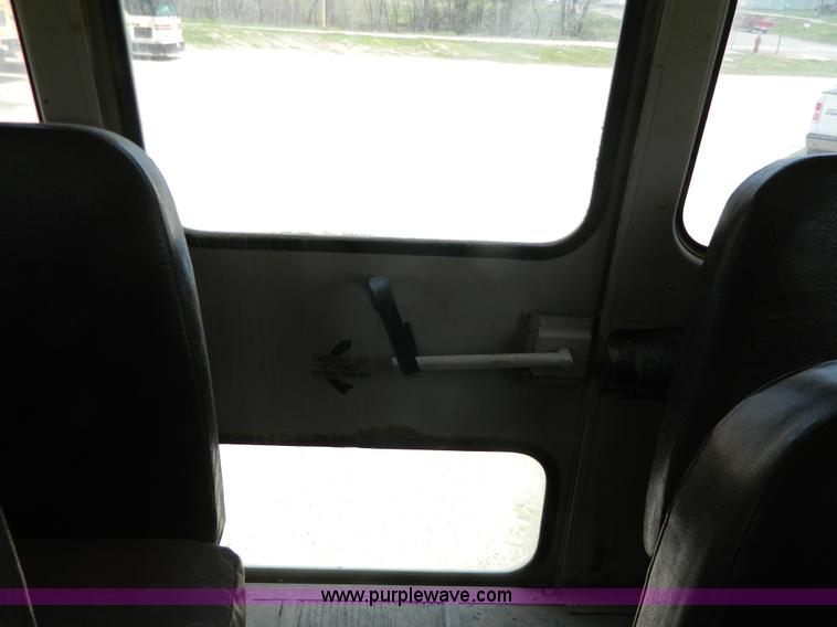 image for item G7851 1992 International school bus