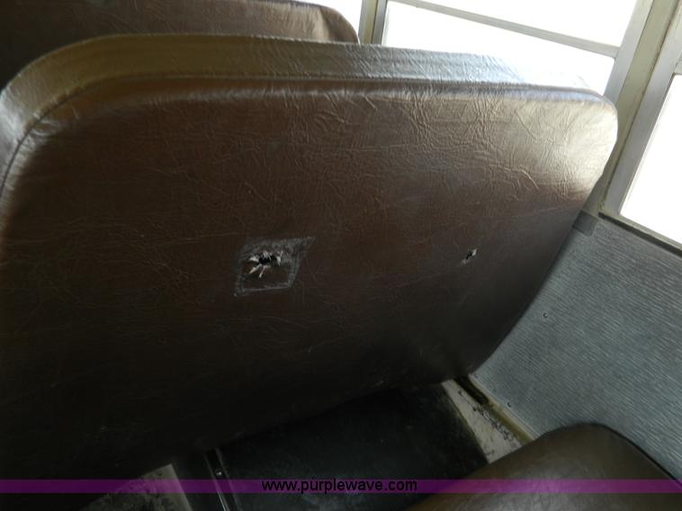 image for item G7851 1992 International school bus