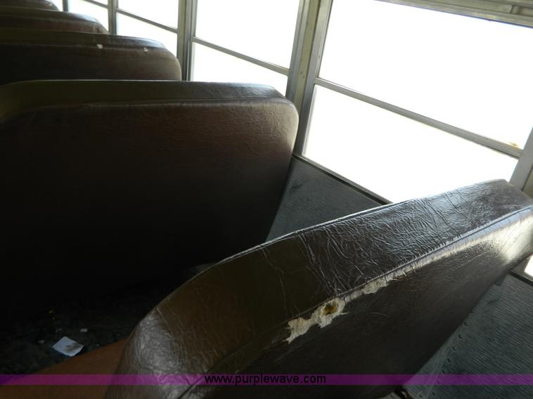 image for item G7851 1992 International school bus