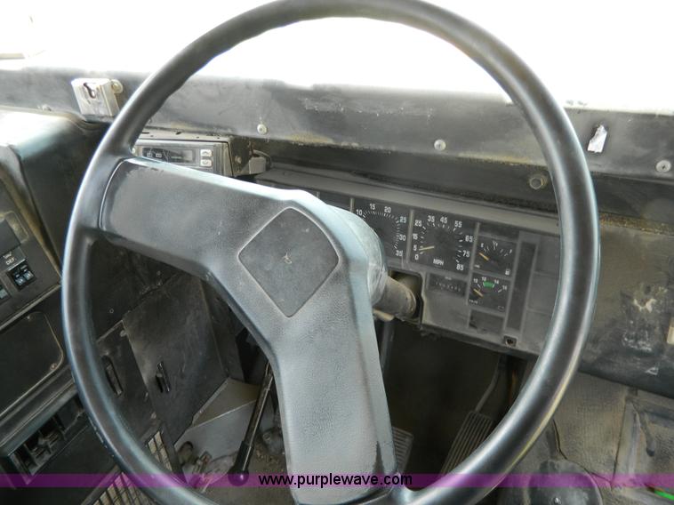 image for item G7851 1992 International school bus