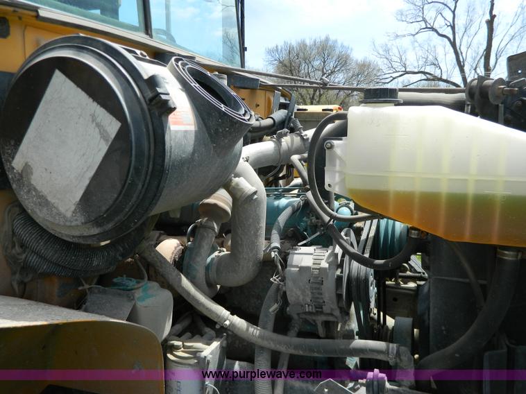 image for item G7851 1992 International school bus