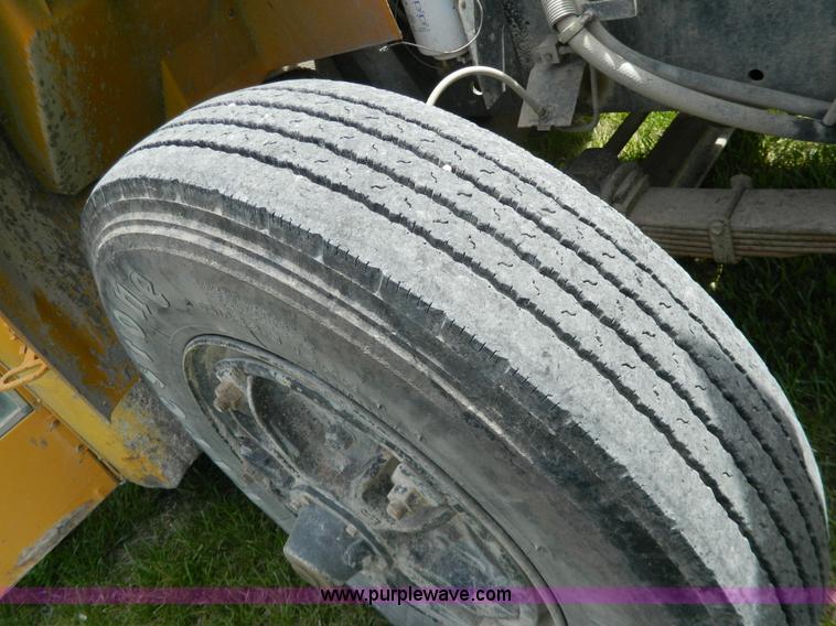 image for item G7851 1992 International school bus