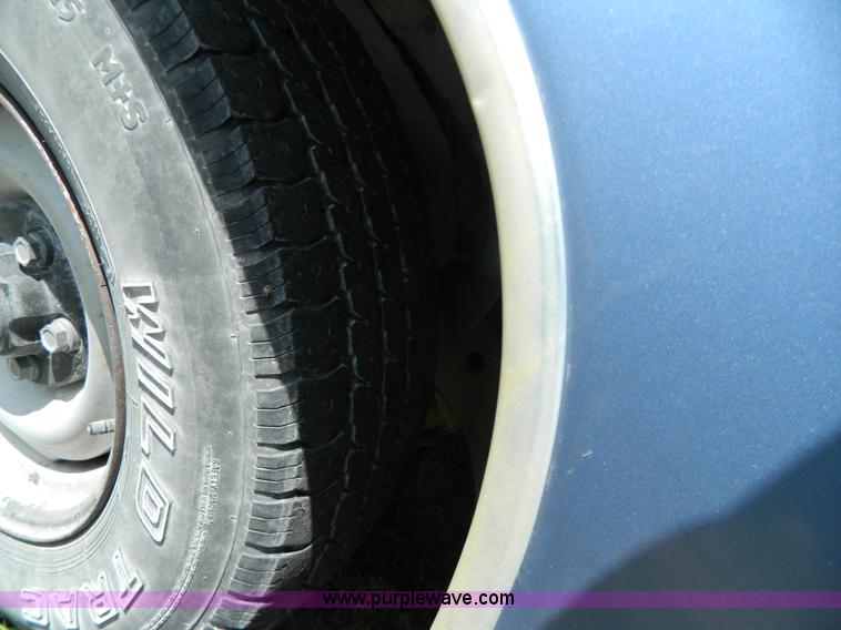 image for item G7852 1995 Chevrolet Suburban 1500 SUV