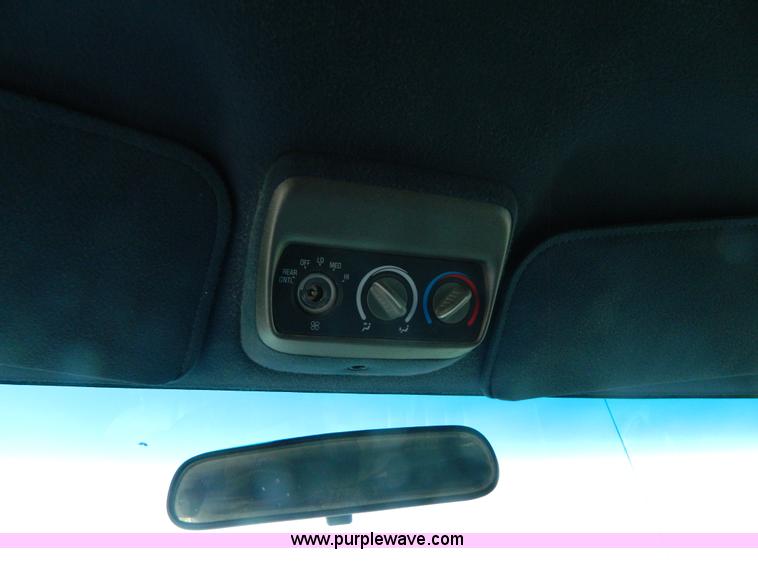 image for item G7852 1995 Chevrolet Suburban 1500 SUV