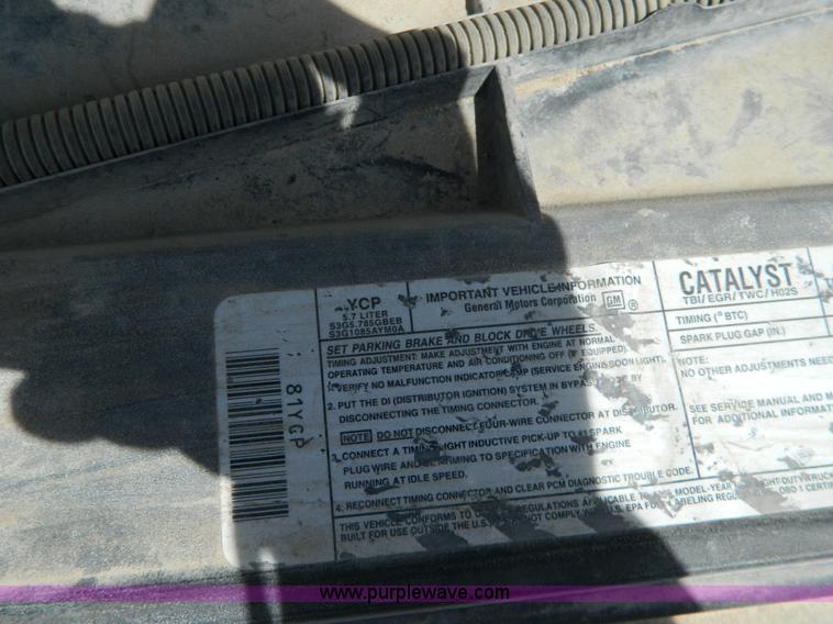 image for item G7852 1995 Chevrolet Suburban 1500 SUV