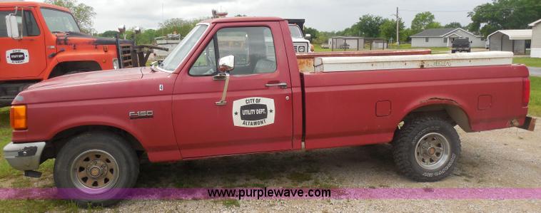 image for item H3169 1991 Ford F150 Custom pickup truck