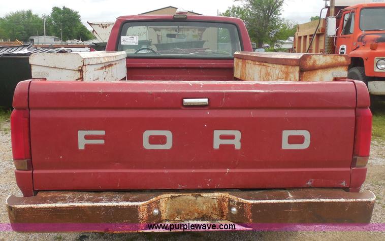image for item H3169 1991 Ford F150 Custom pickup truck