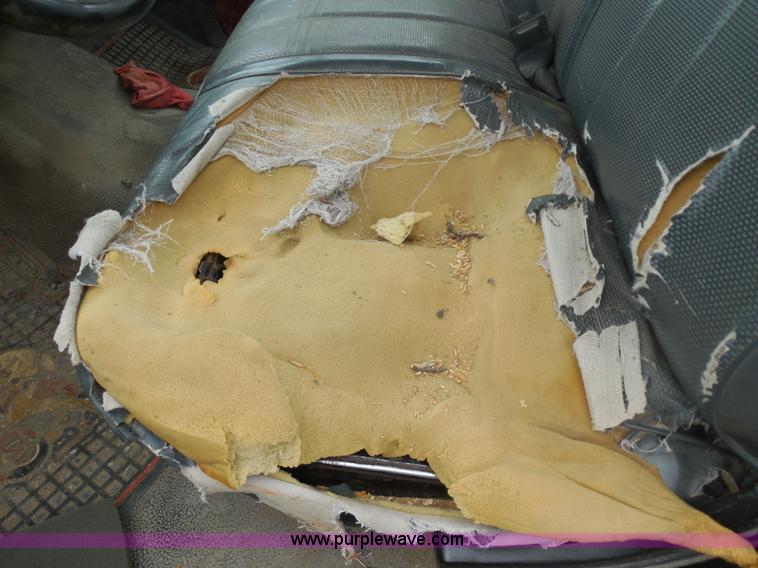 image for item H3169 1991 Ford F150 Custom pickup truck