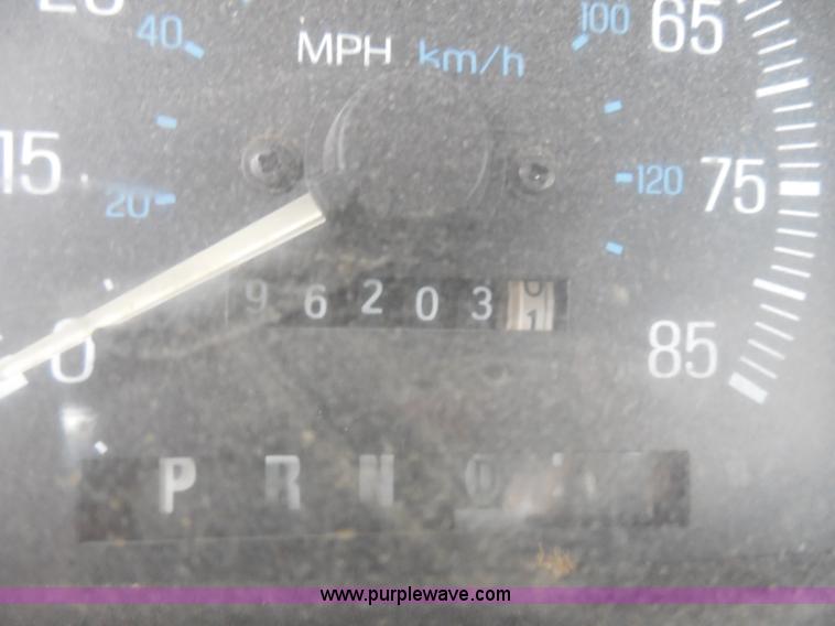 image for item H3169 1991 Ford F150 Custom pickup truck