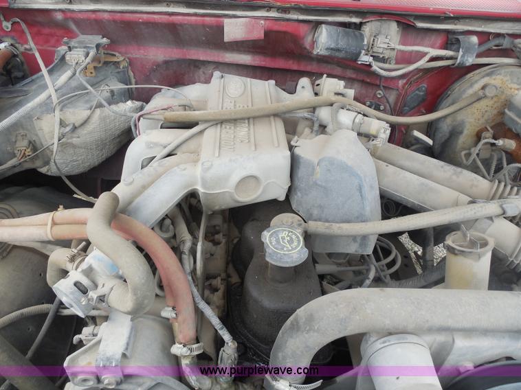 image for item H3169 1991 Ford F150 Custom pickup truck