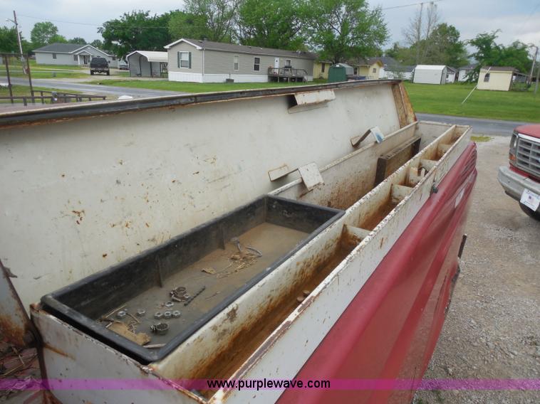 image for item H3169 1991 Ford F150 Custom pickup truck