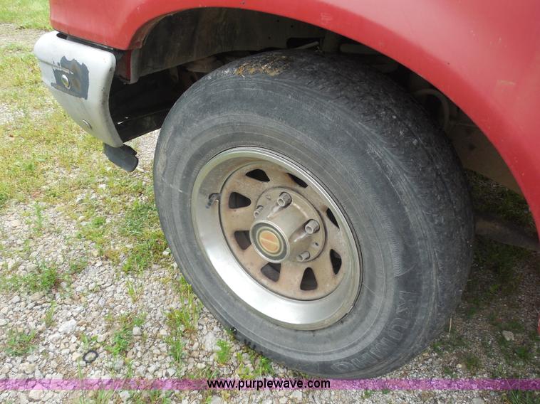 image for item H3169 1991 Ford F150 Custom pickup truck