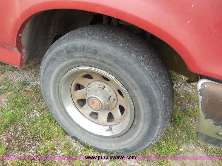 image for item H3169 1991 Ford F150 Custom pickup truck