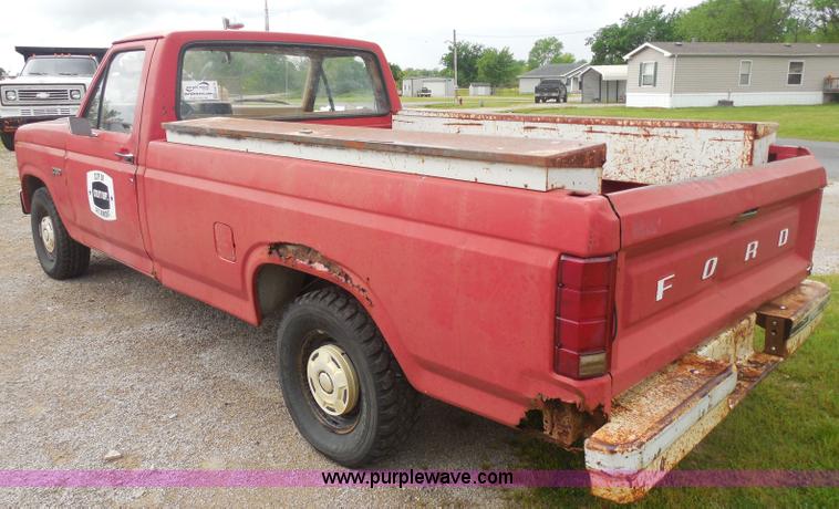 image for item H3170 1984 Ford F150 pickup truck