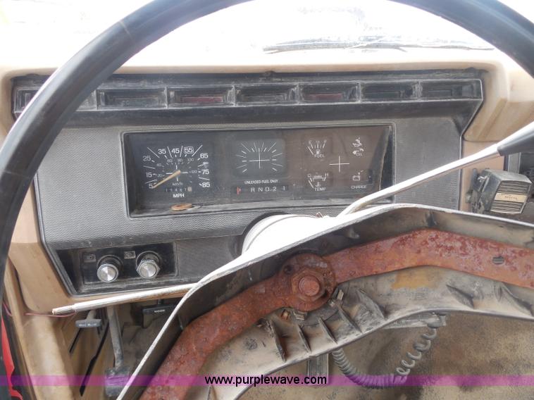 image for item H3170 1984 Ford F150 pickup truck