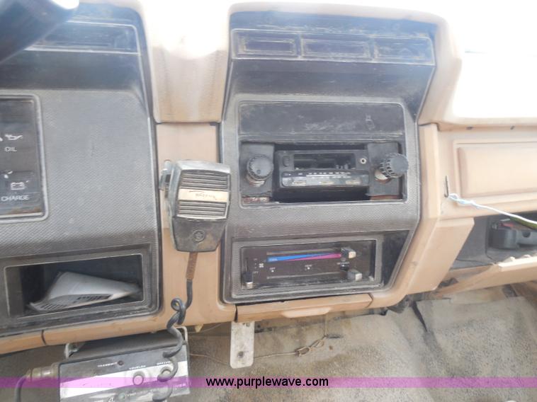 image for item H3170 1984 Ford F150 pickup truck