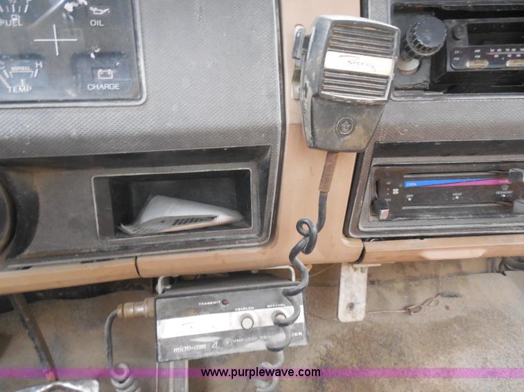 image for item H3170 1984 Ford F150 pickup truck