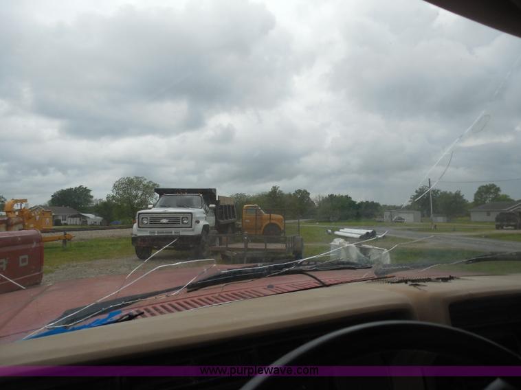 image for item H3170 1984 Ford F150 pickup truck