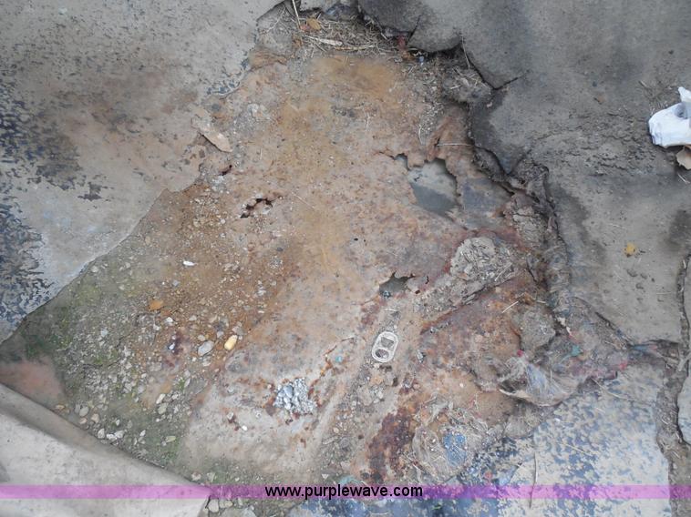 image for item H3170 1984 Ford F150 pickup truck