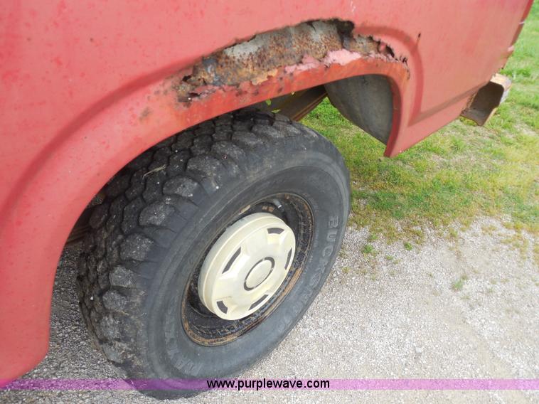 image for item H3170 1984 Ford F150 pickup truck