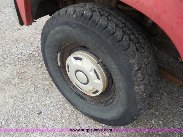 image for item H3170 1984 Ford F150 pickup truck