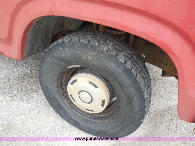 image for item H3170 1984 Ford F150 pickup truck