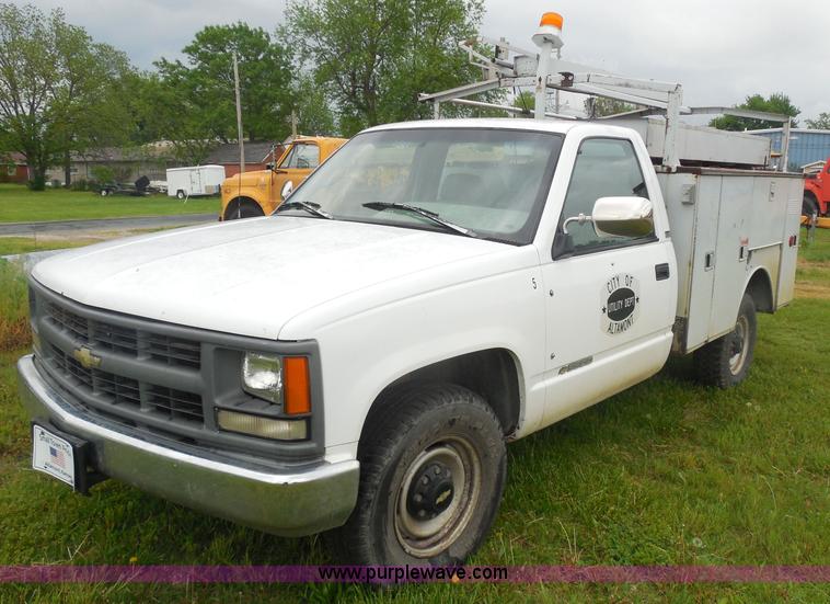 image for item H3172 1996 Chevrolet C3500 utility truck