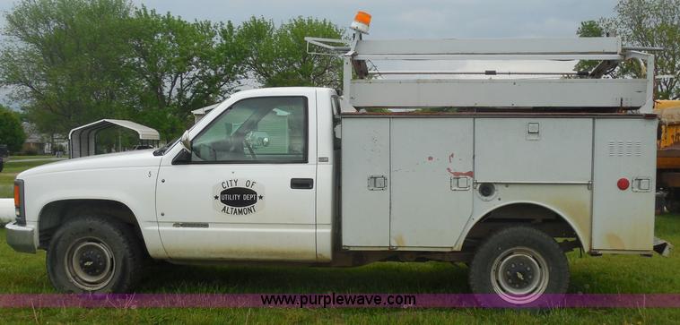 image for item H3172 1996 Chevrolet C3500 utility truck