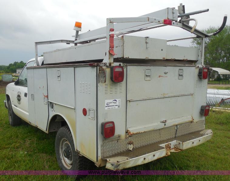 image for item H3172 1996 Chevrolet C3500 utility truck