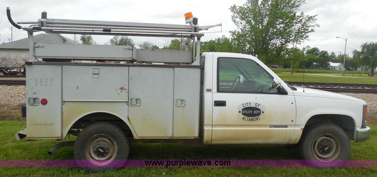 image for item H3172 1996 Chevrolet C3500 utility truck