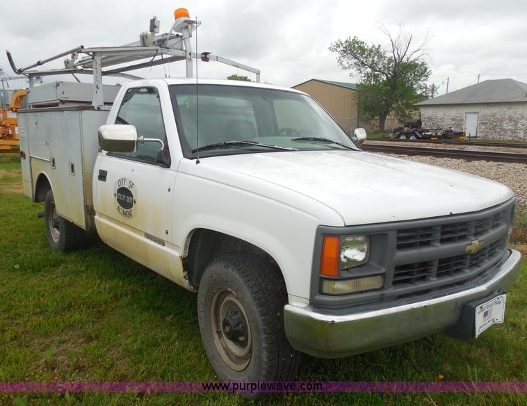 image for item H3172 1996 Chevrolet C3500 utility truck