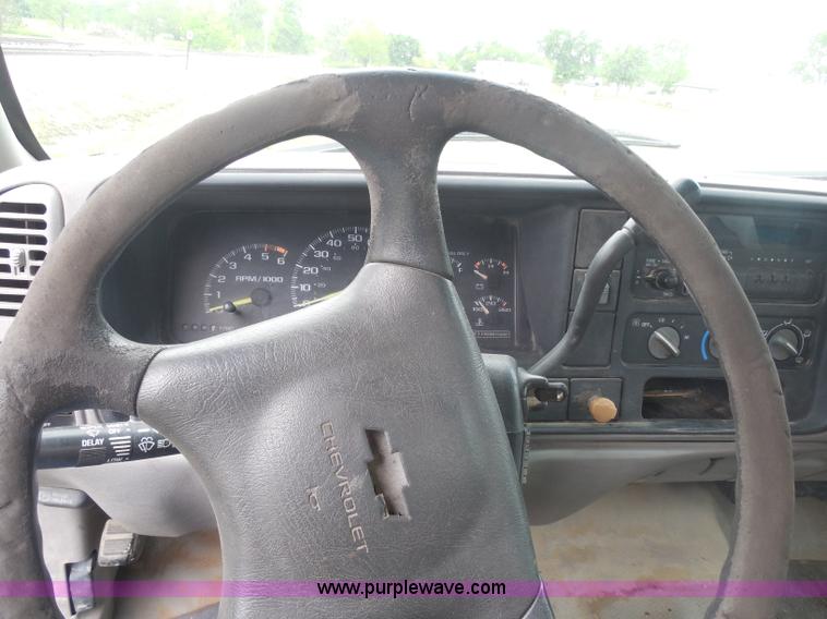 image for item H3172 1996 Chevrolet C3500 utility truck