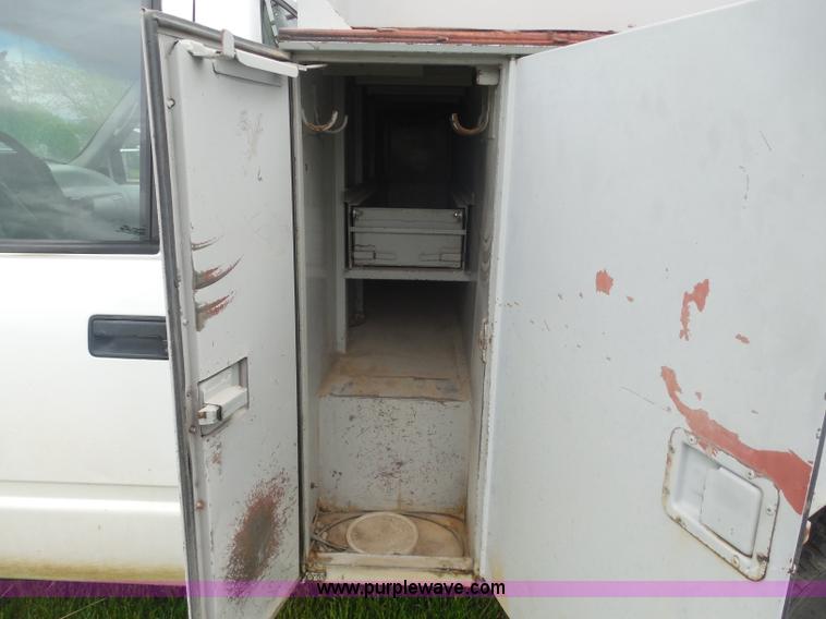 image for item H3172 1996 Chevrolet C3500 utility truck