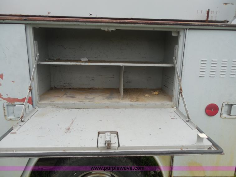 image for item H3172 1996 Chevrolet C3500 utility truck