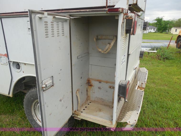 image for item H3172 1996 Chevrolet C3500 utility truck