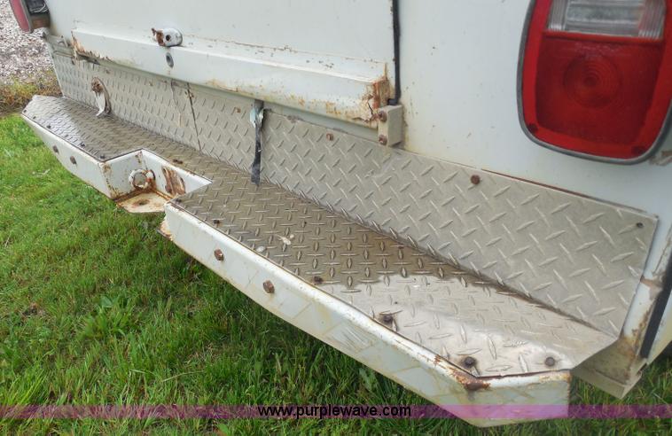 image for item H3172 1996 Chevrolet C3500 utility truck