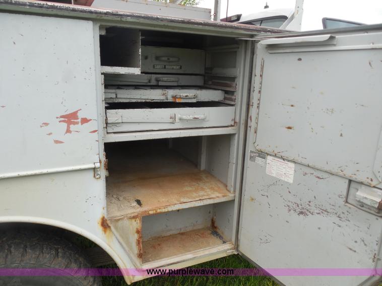 image for item H3172 1996 Chevrolet C3500 utility truck