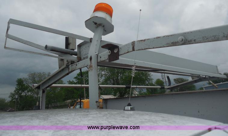 image for item H3172 1996 Chevrolet C3500 utility truck