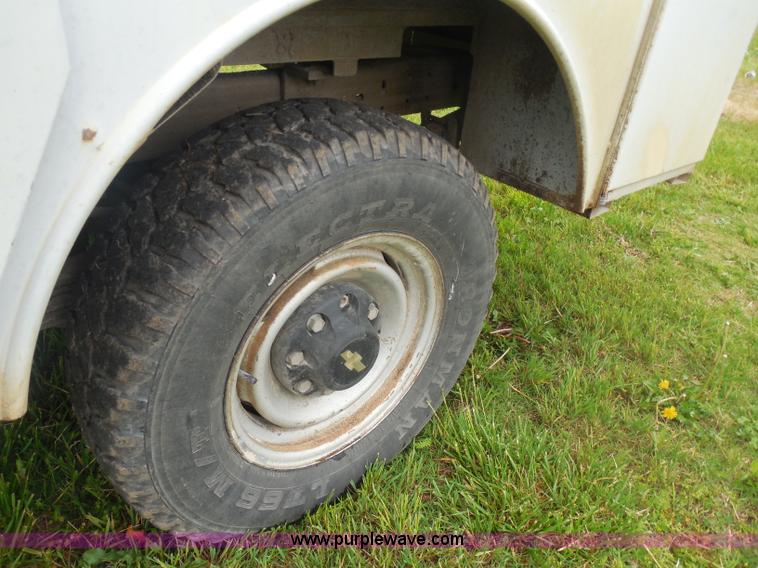 image for item H3172 1996 Chevrolet C3500 utility truck