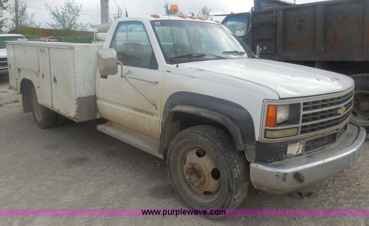 image for item H3184 1992 Chevrolet Chyenne 3500 utility truck