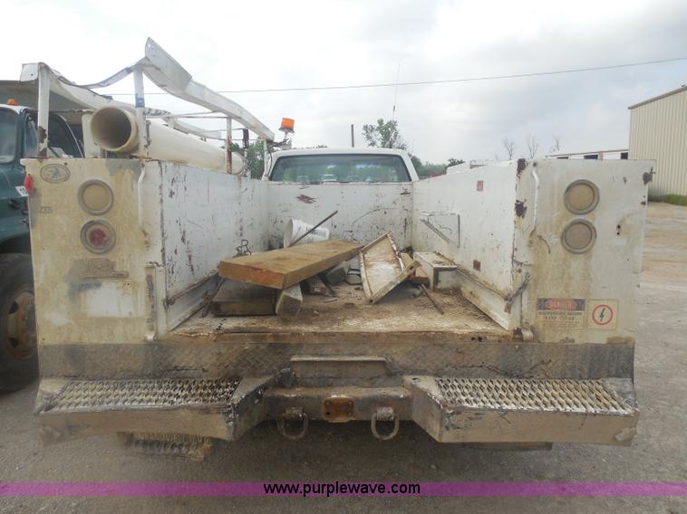 image for item H3184 1992 Chevrolet Chyenne 3500 utility truck