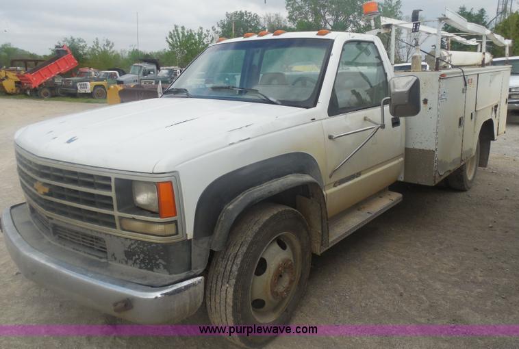 image for item H3184 1992 Chevrolet Chyenne 3500 utility truck