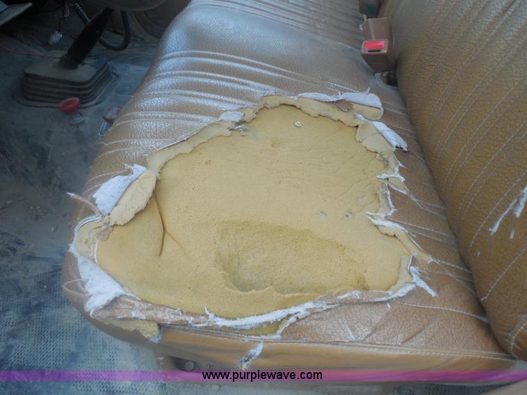 image for item H3184 1992 Chevrolet Chyenne 3500 utility truck