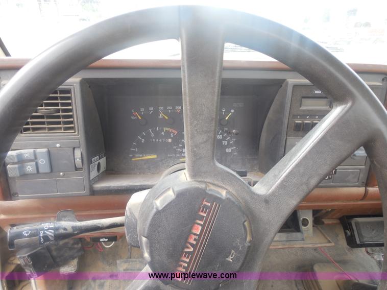 image for item H3184 1992 Chevrolet Chyenne 3500 utility truck