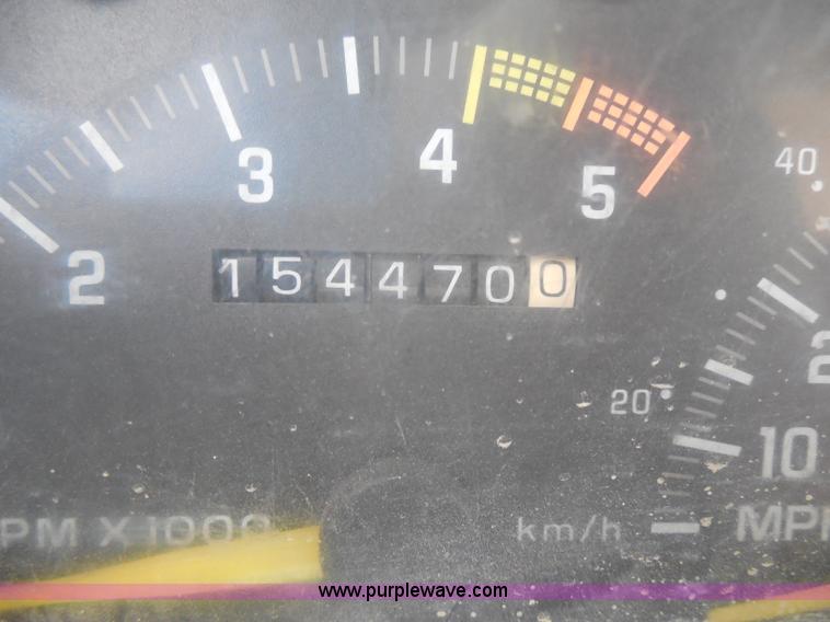 image for item H3184 1992 Chevrolet Chyenne 3500 utility truck