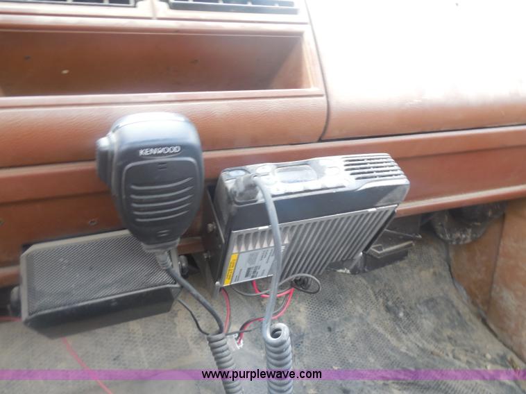 image for item H3184 1992 Chevrolet Chyenne 3500 utility truck