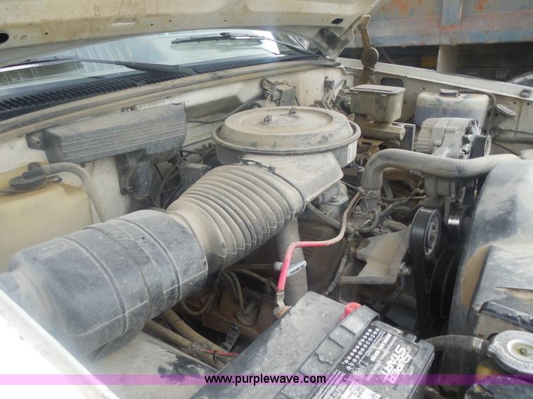 image for item H3184 1992 Chevrolet Chyenne 3500 utility truck