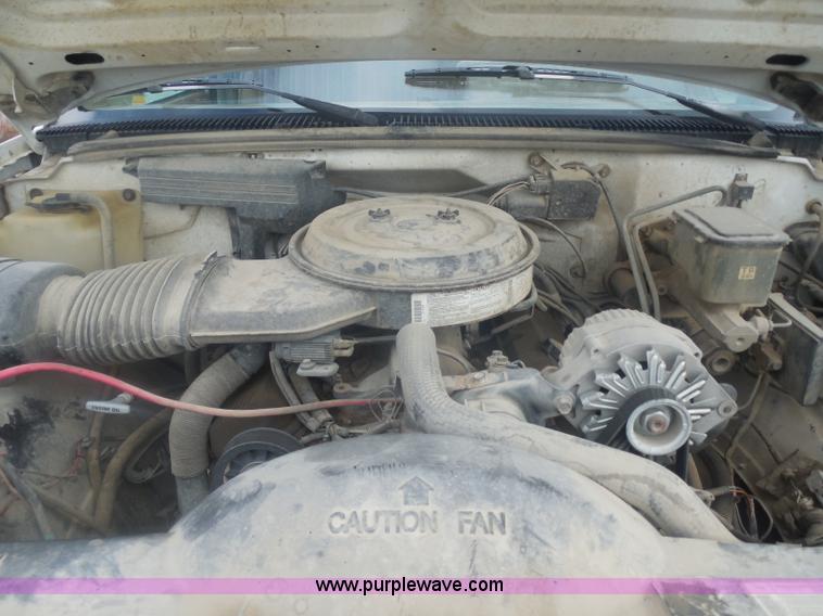 image for item H3184 1992 Chevrolet Chyenne 3500 utility truck