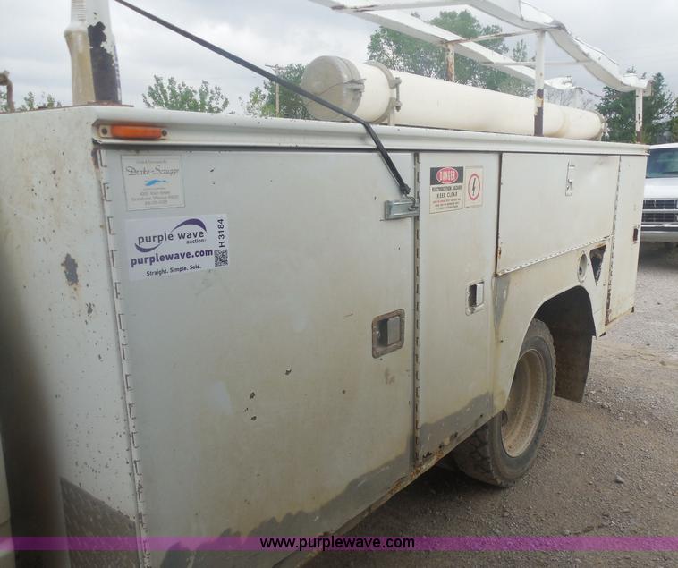 image for item H3184 1992 Chevrolet Chyenne 3500 utility truck